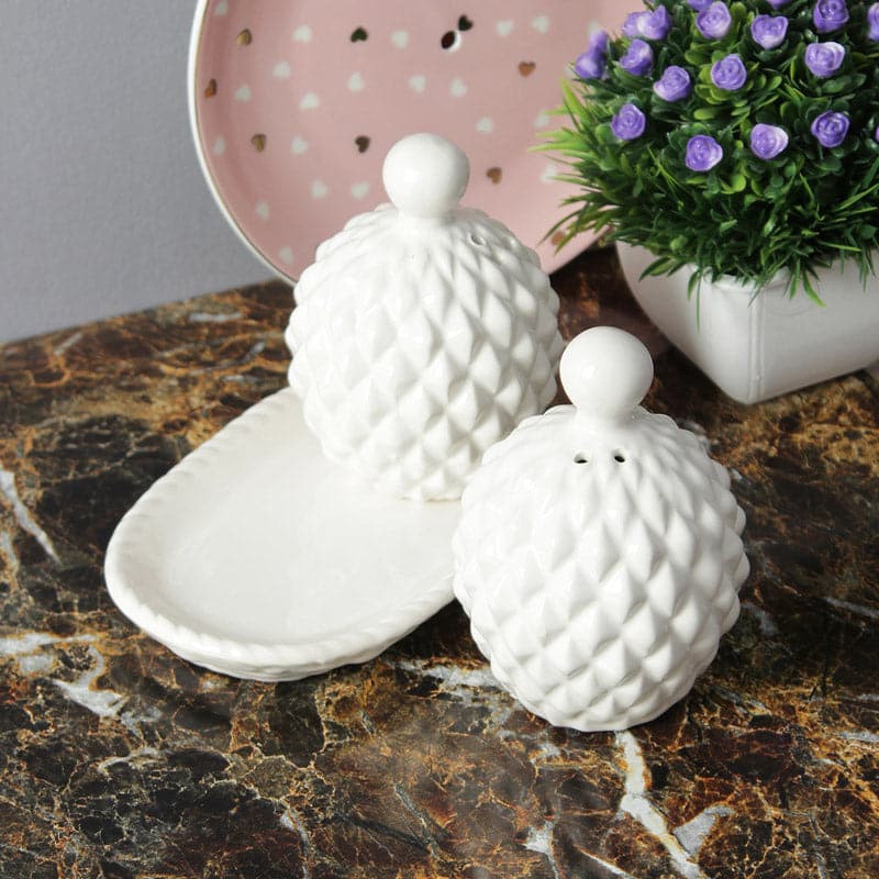 Buy Pineapple Play Salt And Pepper Shaker Jar from Vaaree