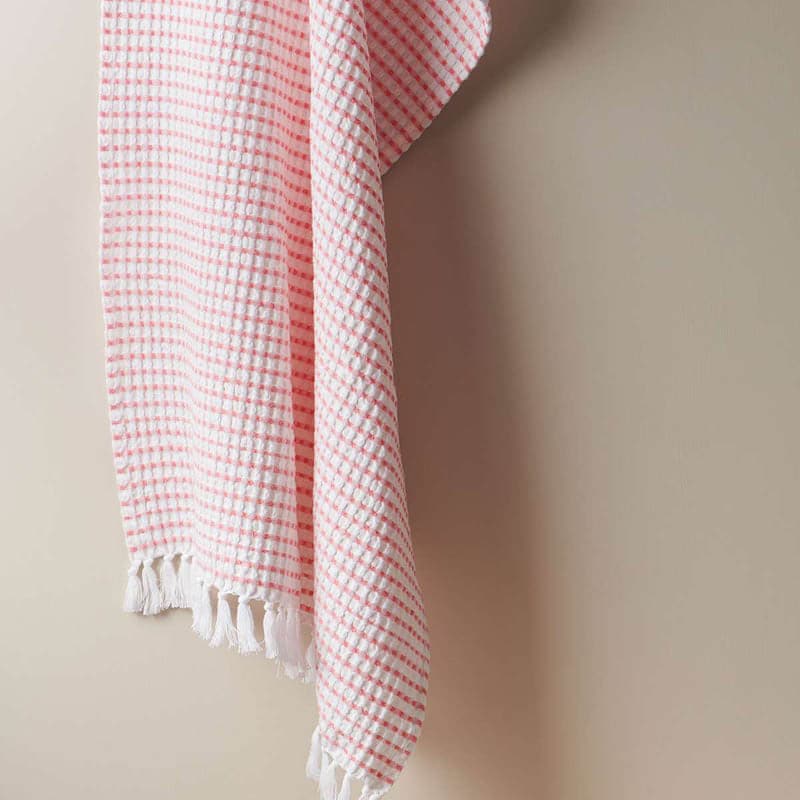 Buy Alyss Waffle Bath Towel - Peach Bath Towels from Vaaree