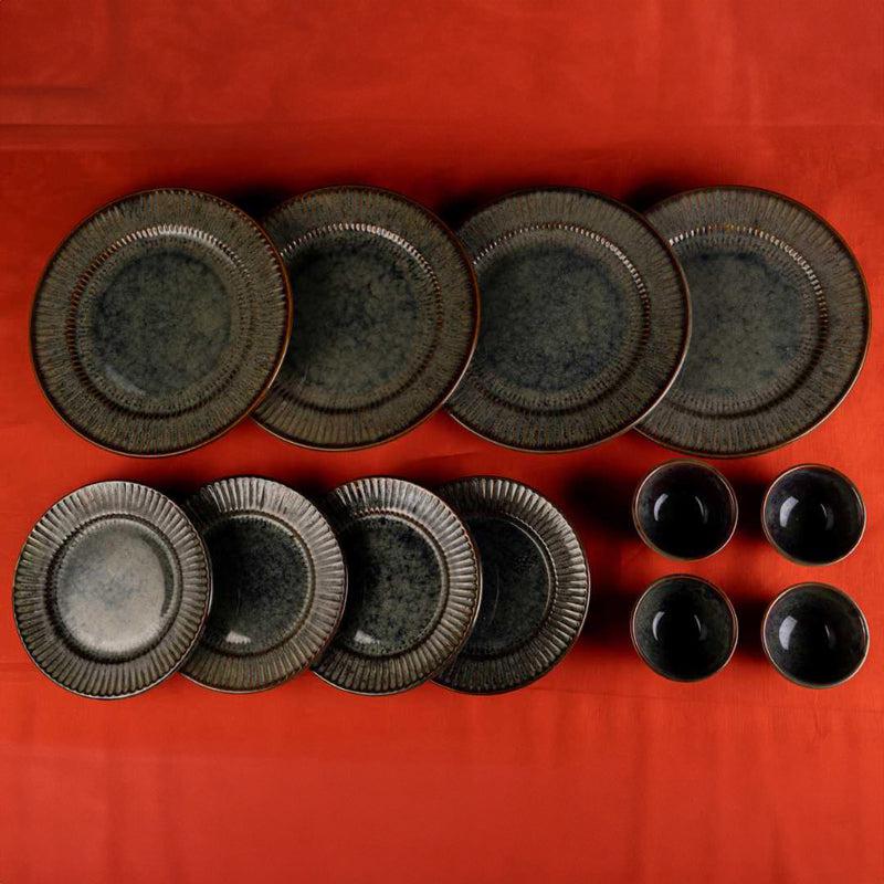 Buy Sragen Handmade Dinner Set - Twenty Eight Piece Set Dinner Set from Vaaree