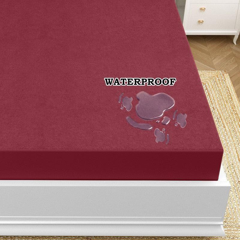 Buy Medina Waterproof Mattress Protector - Maroon Mattress Protector from Vaaree