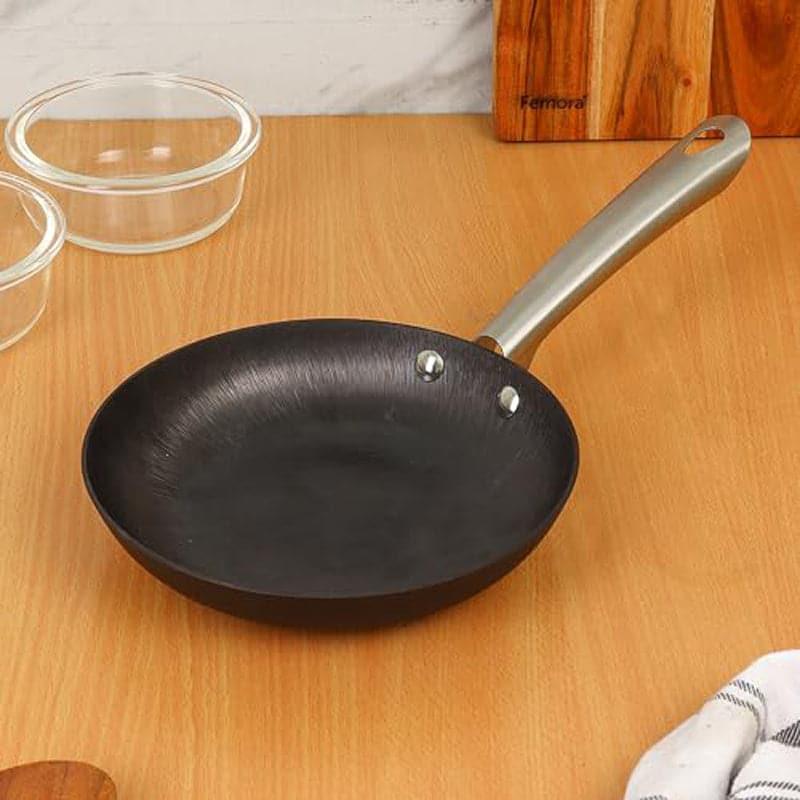 Buy Ezora Cast Iron Frying Pan - 2000 ML / 8 Inches Frying Pan from Vaaree