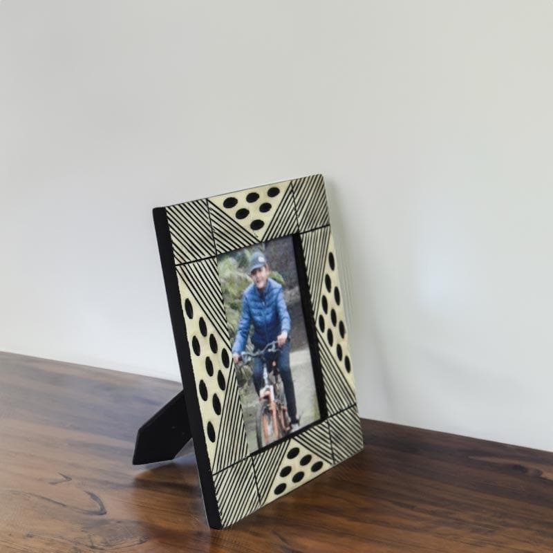 Buy Spotted Lite Photo Frame Photo Frames from Vaaree