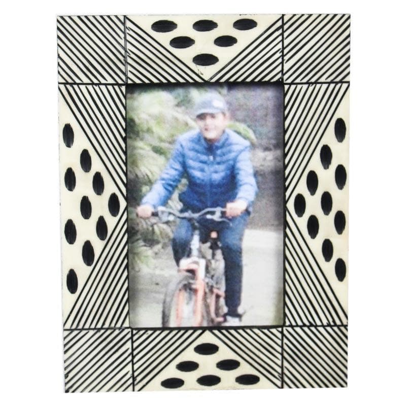 Buy Spotted Lite Photo Frame Photo Frames from Vaaree