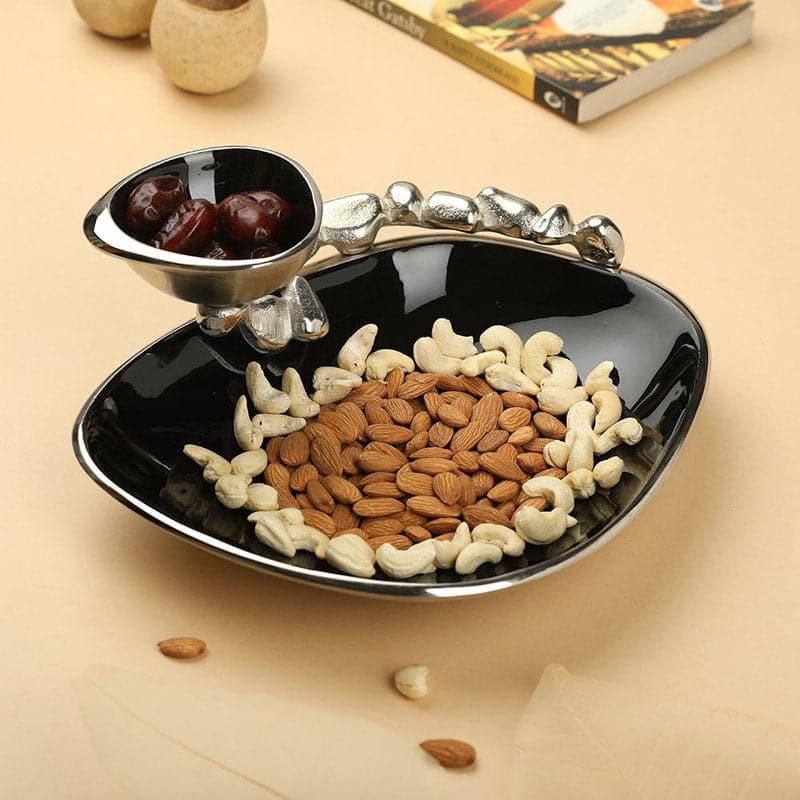 Buy Neva Aluminium Platter - Black Platter from Vaaree