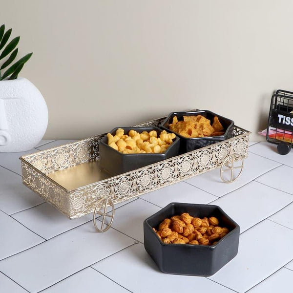 Buy Yerava Basket With Bowl - Set Of Four Platter from Vaaree