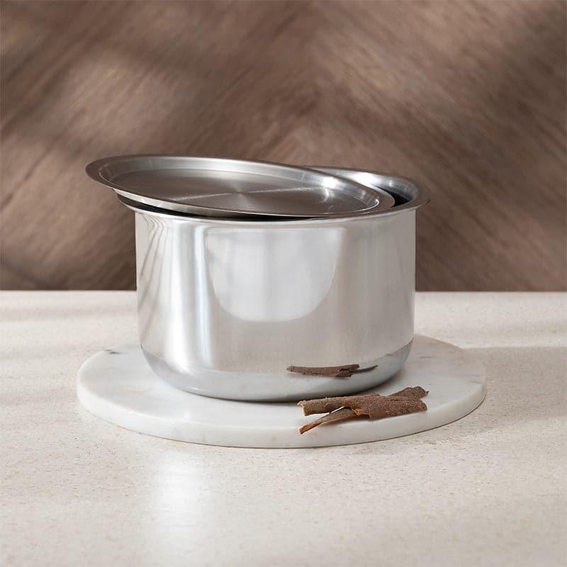 Buy Dish Delight Pot With Lid - 2600 ML Pateela from Vaaree