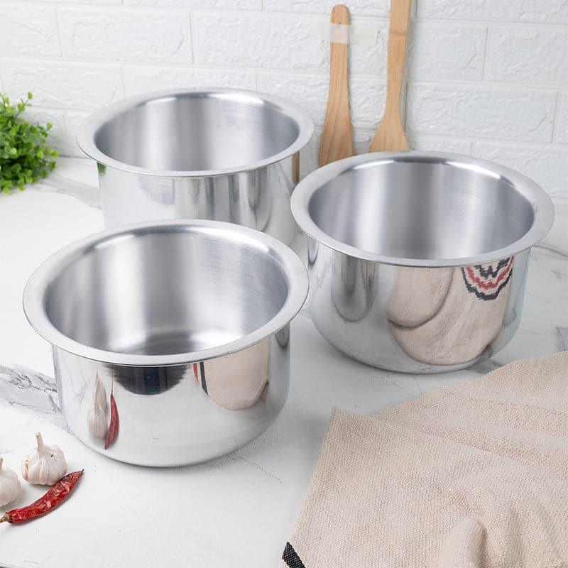 Buy Imora Aluminium Pot 4500 / 5400 / 6500 ML Set Of Three Pateela from Vaaree