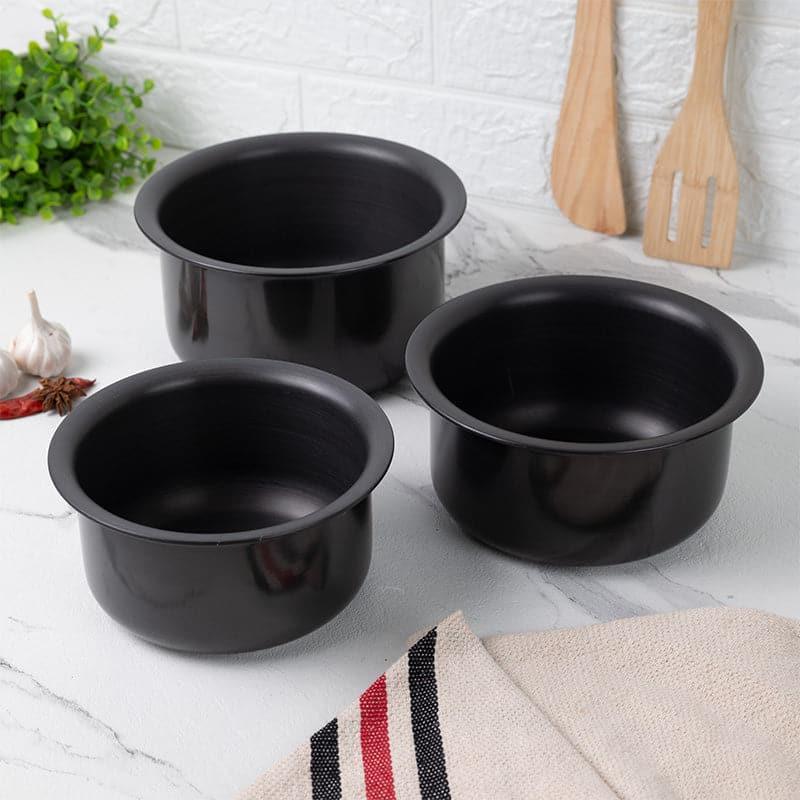 Buy Spice Craft Hard Anodised Pot (1500/2000/2700 ML) - Set Of three Pateela from Vaaree