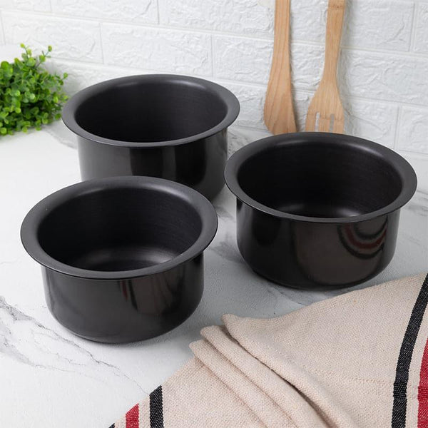 Buy Spice Craft Hard Anodised Pot (3200/ 4000/4800 ML) - Set Of Three Pateela from Vaaree