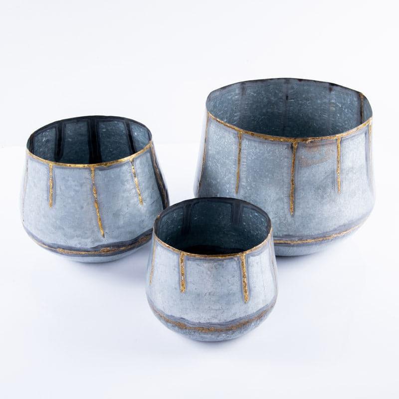 Buy Avery Muse Planter - Set Of Three Pots & Planters from Vaaree