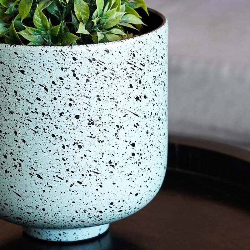 Buy Freckles Planter Pots & Planters from Vaaree