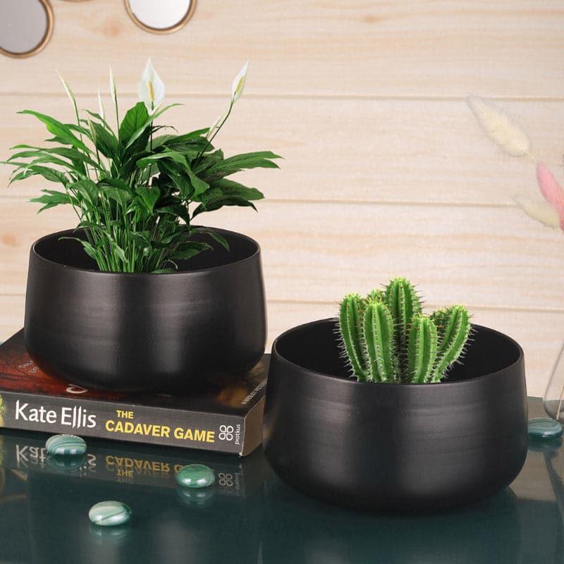 Buy Helena Hue Planter (Black) - Set Of Two Pots & Planters from Vaaree