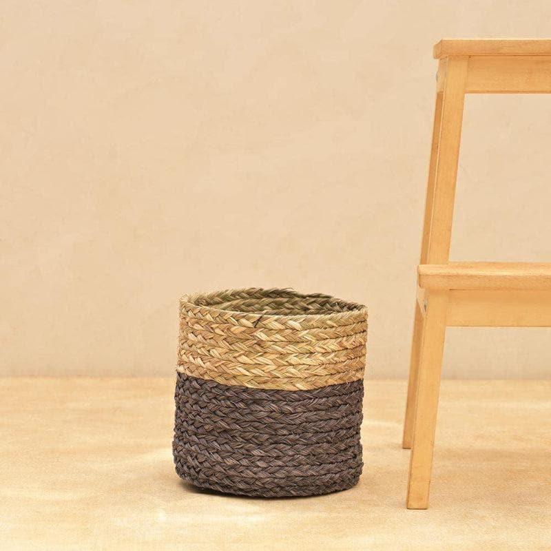 Buy Ugaoo Sabai Grass Planter - 21 CM Pots & Planters from Vaaree