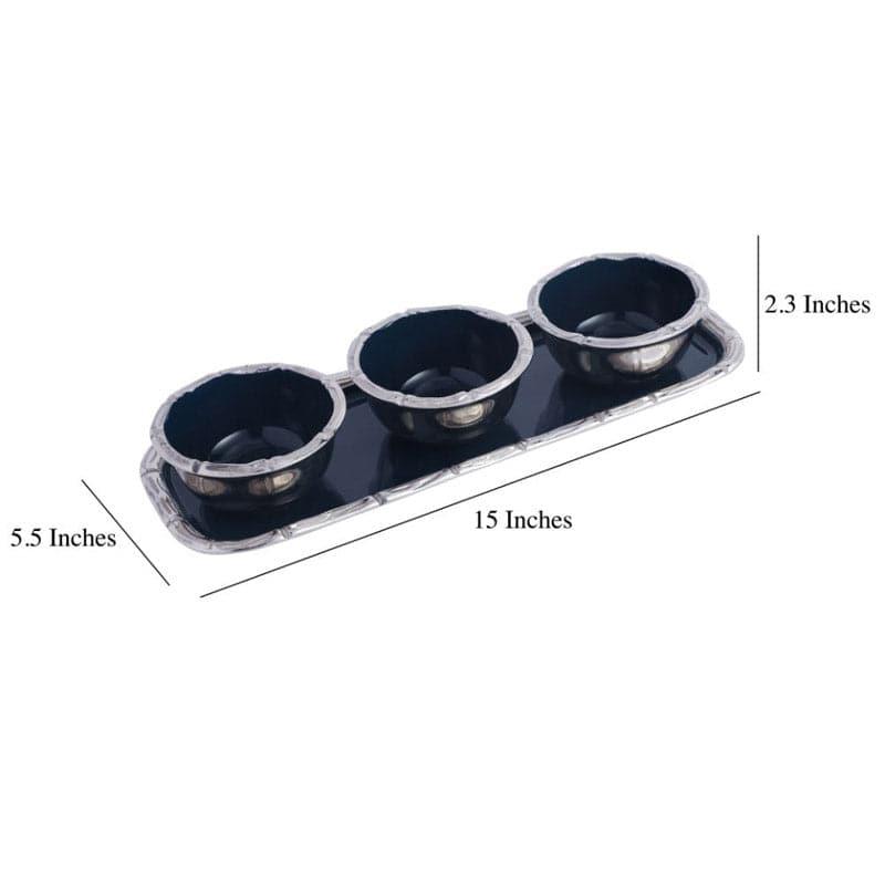 Buy Vess Bowl With Tray (Silver) - Set Of Four Serving Tray from Vaaree