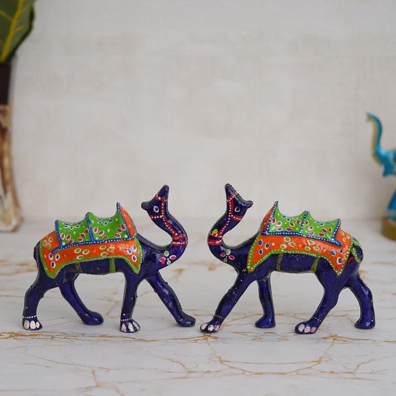 Buy Camel Savaari Showpiece - Set Of Two Showpieces from Vaaree