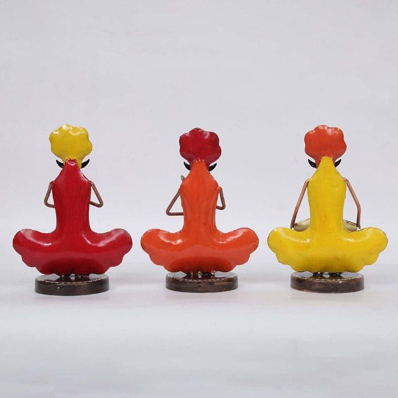 Buy Folk Concord Showpiece - Set Of Three Showpieces from Vaaree