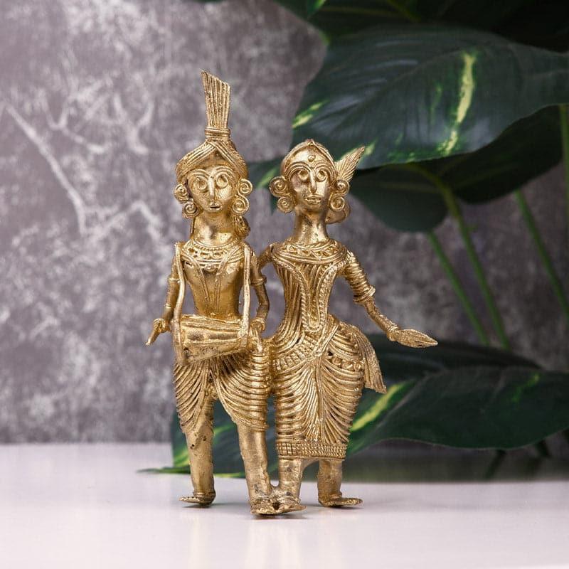 Buy Folk Couple Showpiece Showpiece from Vaaree