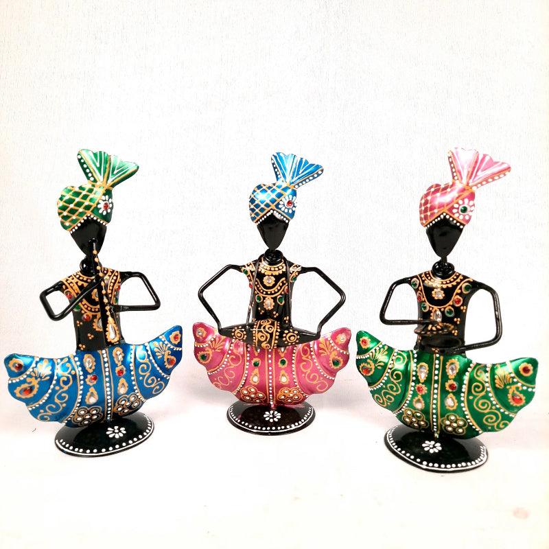 Buy Folk Melody Showpiece - Set Of Three Showpieces from Vaaree