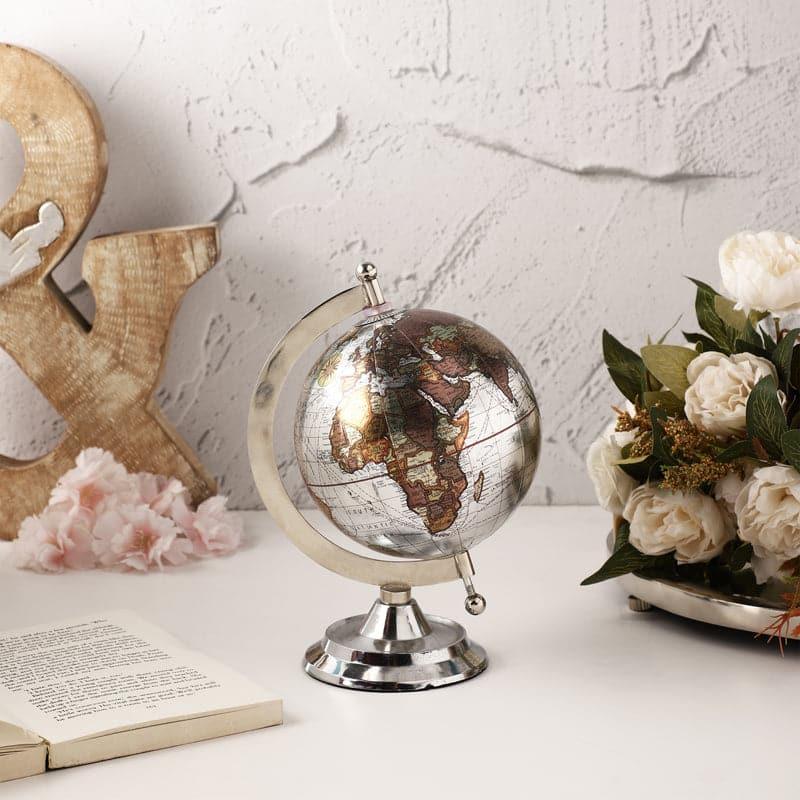 Buy Gallivanter Gome Globe Showpiece from Vaaree