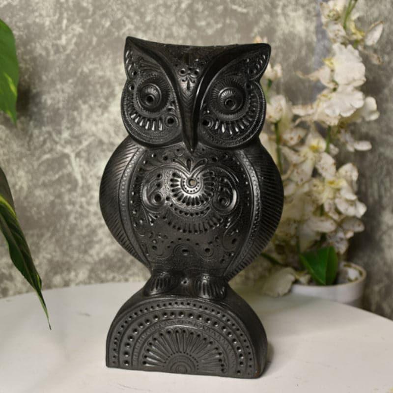 Buy Hoot Loop Showpiece Showpieces from Vaaree