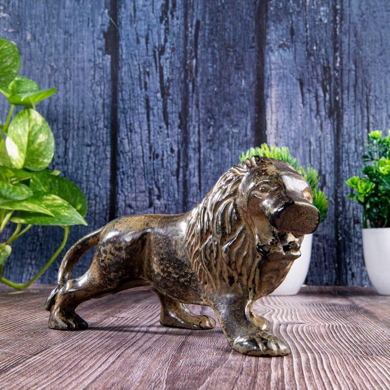 Showpieces - Leo Pride Showpiece