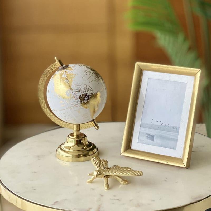 Buy Nedro Globe Showpiece Showpieces from Vaaree