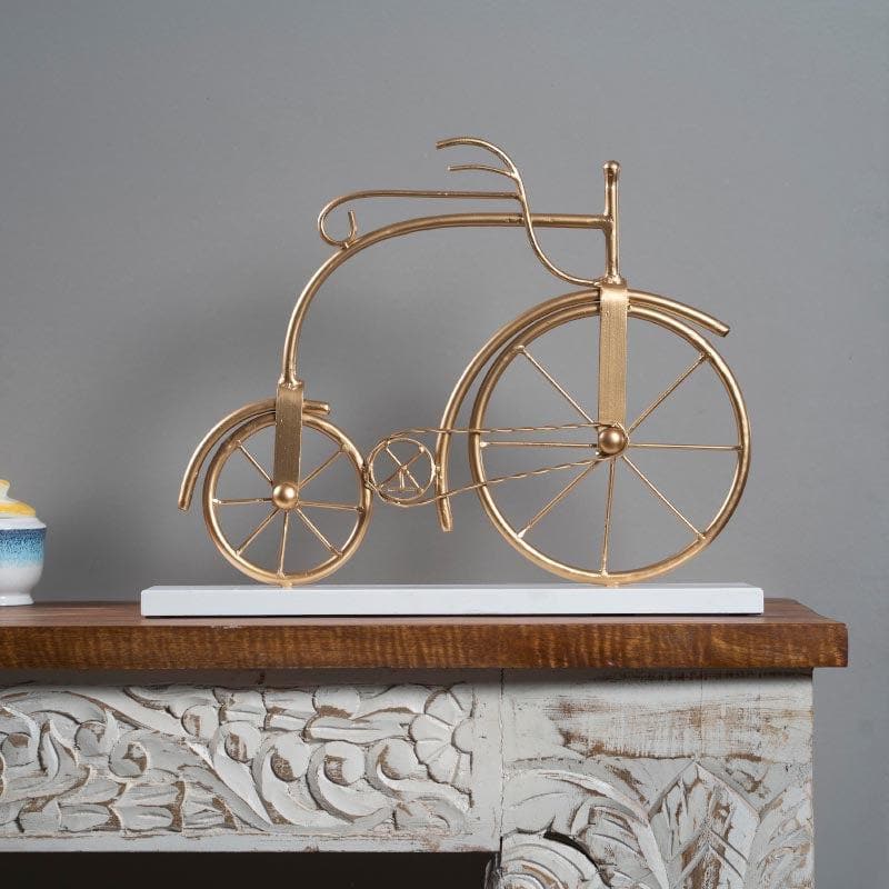 Showpieces - Old-School Cycle Table Decor