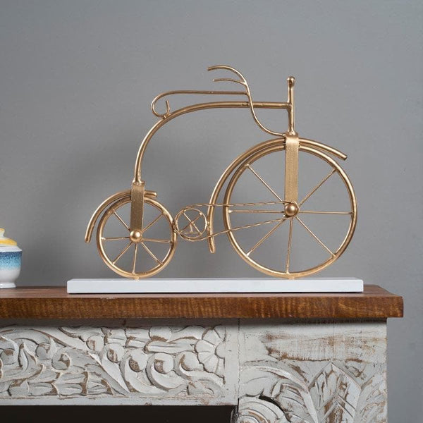 Showpieces - Old-School Cycle Table Decor