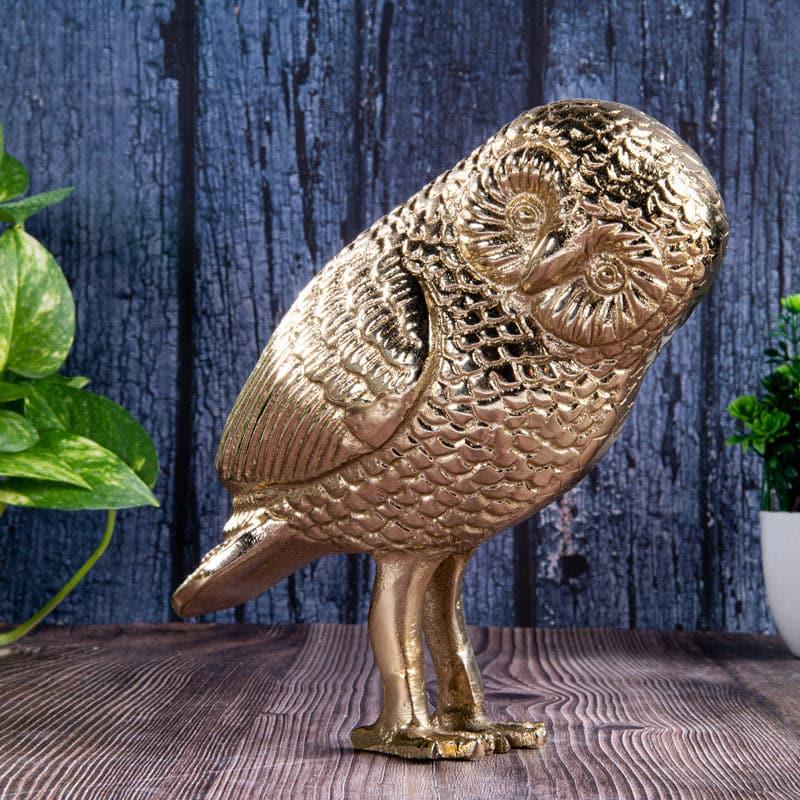 Buy Owl Glance Showpiece Showpiece from Vaaree