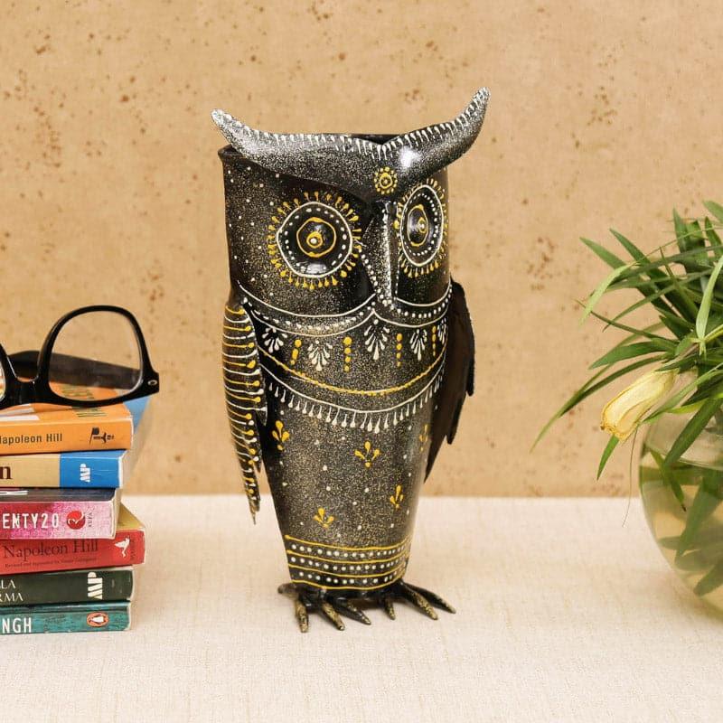 Buy Owl Paradise Showpiece Showpiece from Vaaree