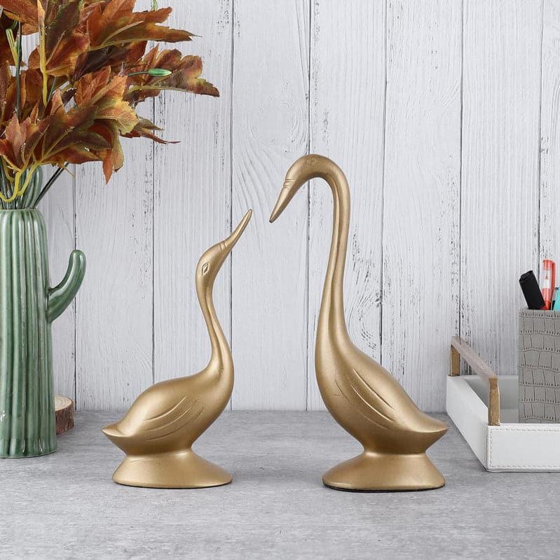 Buy Priva Swan Mate Showpiece (Gold) - Set Of Two Showpieces from Vaaree