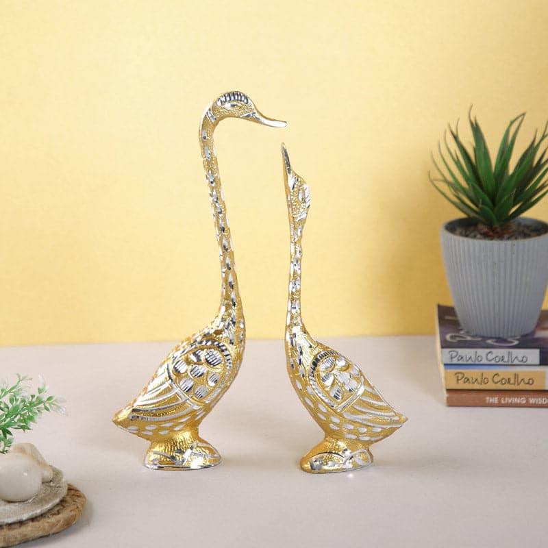 Buy Swan Simple Showpiece Showpieces from Vaaree