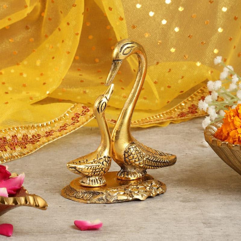 Buy Swan Smile Showpiece Showpieces from Vaaree