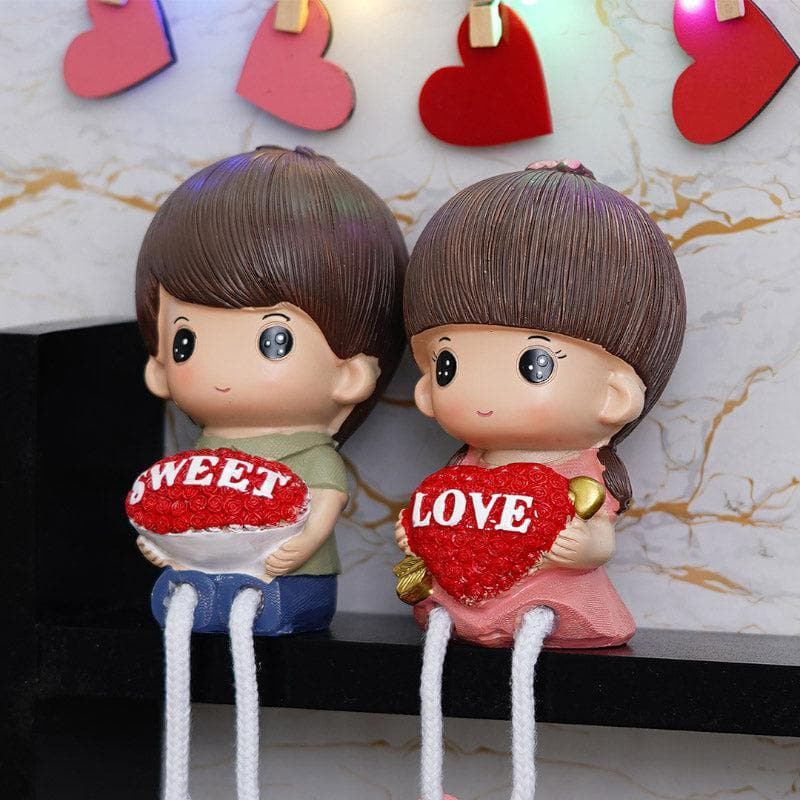 Buy Sweet Couple Valentine Showpiece Showpieces from Vaaree