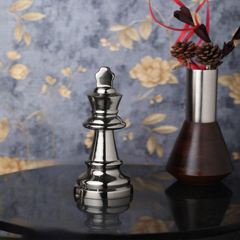 Buy The Chess King Showpiece - Silver Showpieces from Vaaree