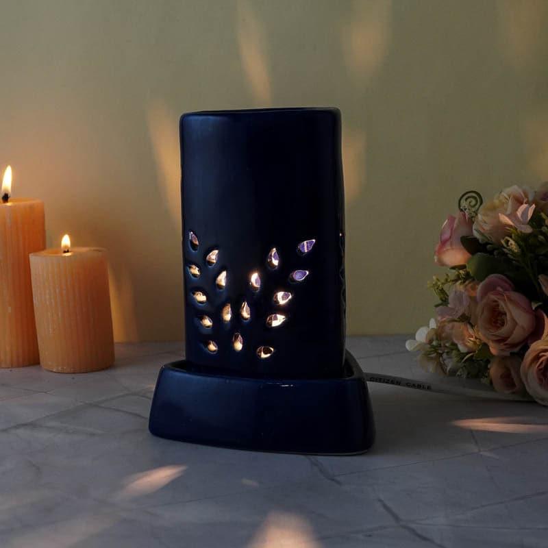 Showpieces - Triangle Vine Oil Diffuser - Blue