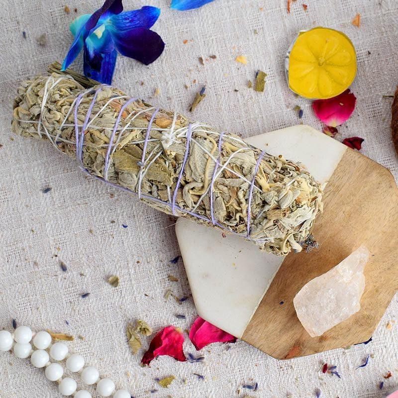 Buy White Sage With Lavender And Clear Crystal Smudge Wand Smudge Wand from Vaaree