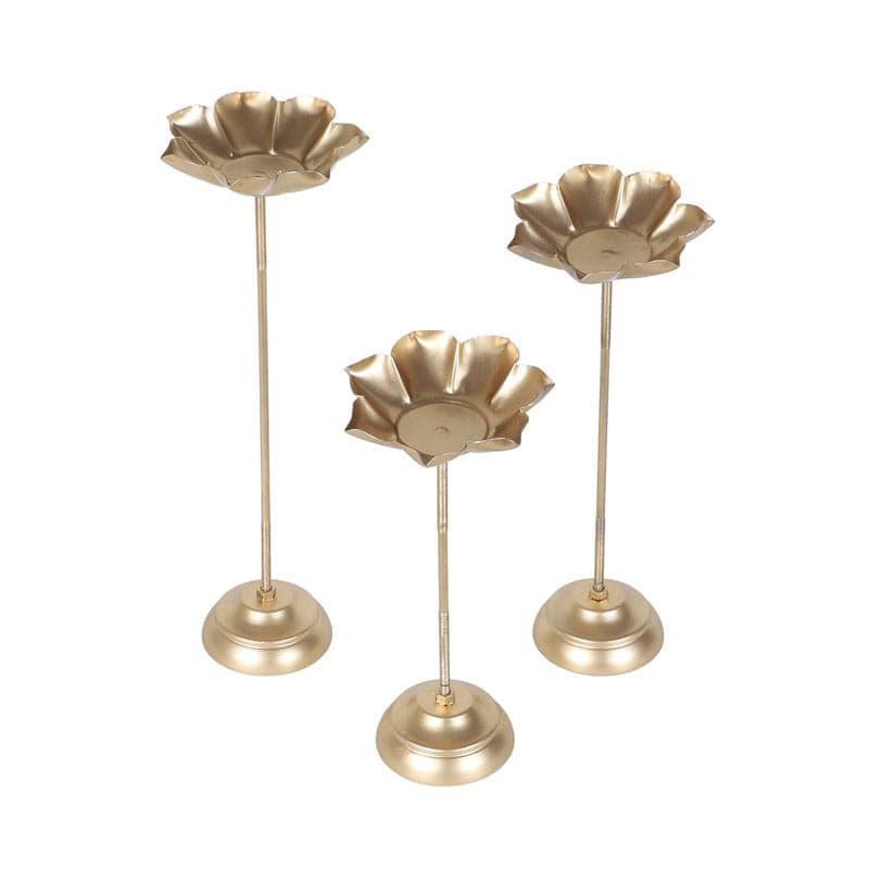 Buy Sipushp Tealight Holder - Set Of Three Candle Holders from Vaaree