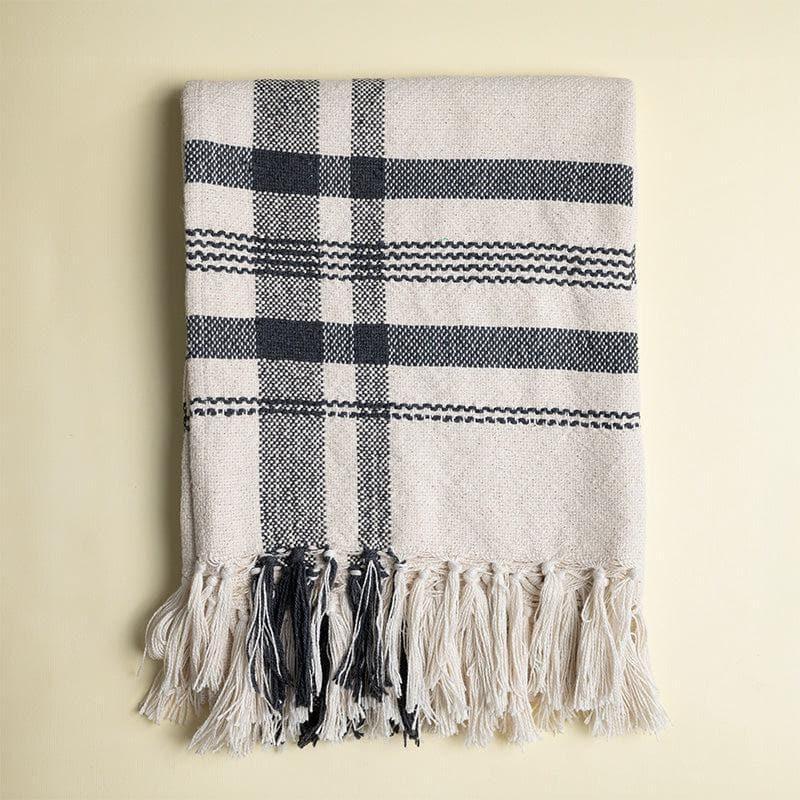 Buy Brija Bask Throw Throws from Vaaree