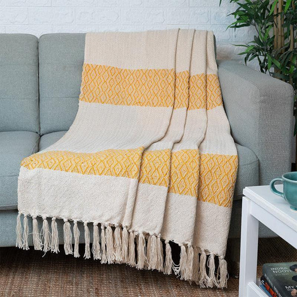 Buy Moriah Woven Throw Throws from Vaaree