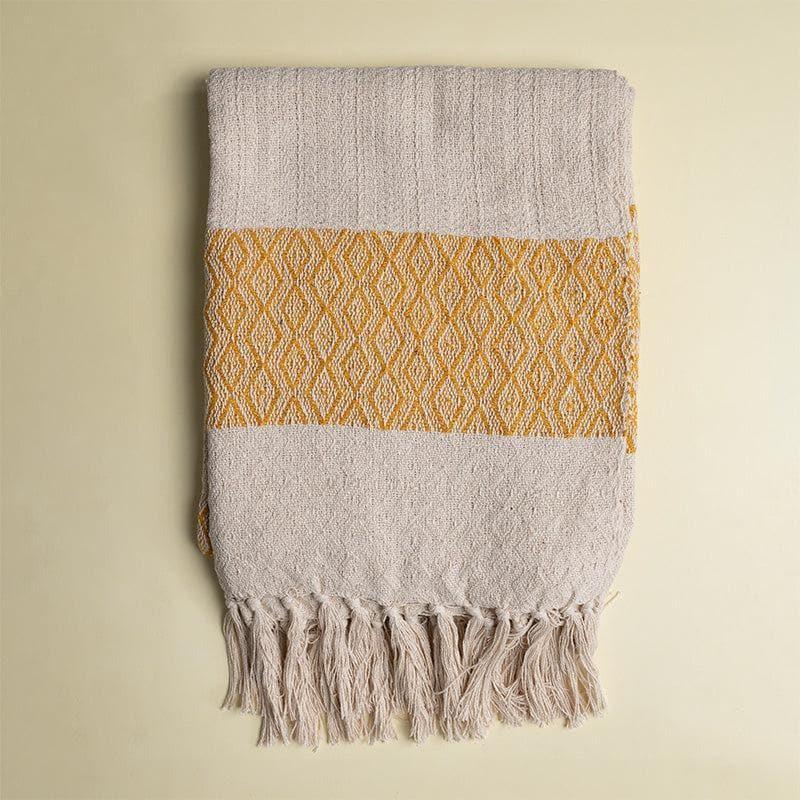 Buy Moriah Woven Throw Throws from Vaaree