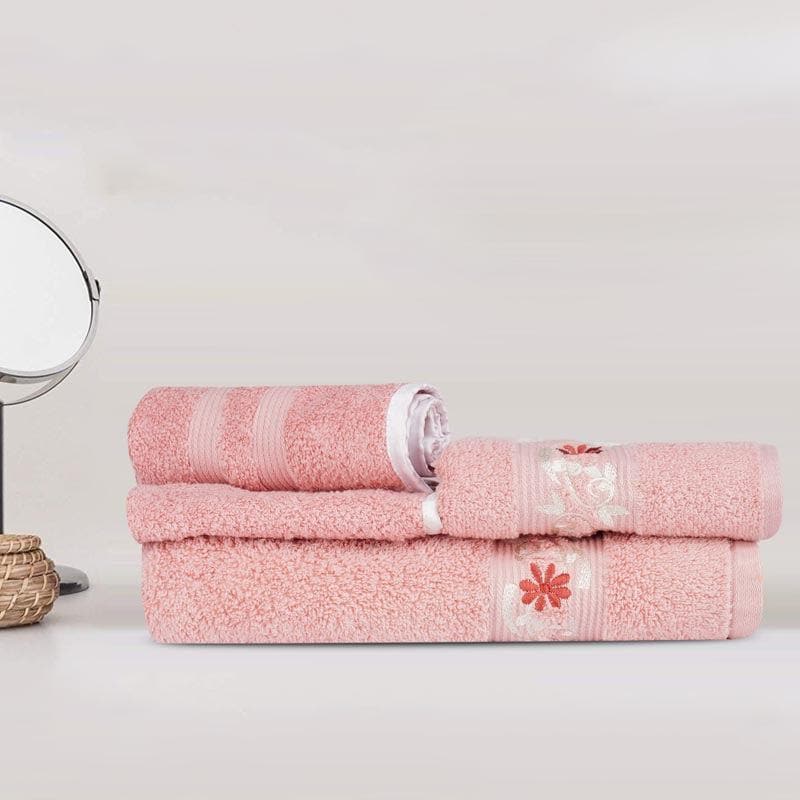 Buy Aqua Ripple Towel (Pink) - Four Piece Set Towel Sets from Vaaree