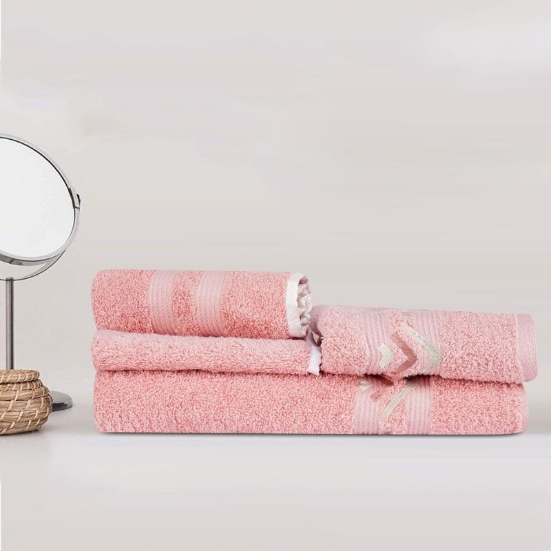 Buy Diamondy Towel (Pink) - Four Piece Set Towel Sets from Vaaree