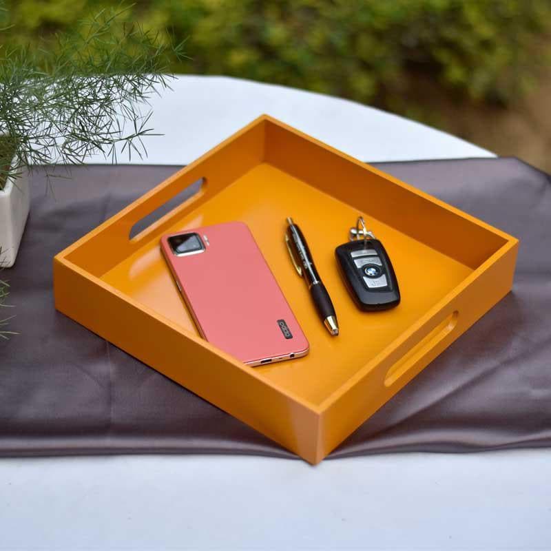 Serving Tray - Pristine Preto Serving Tray - Mustard