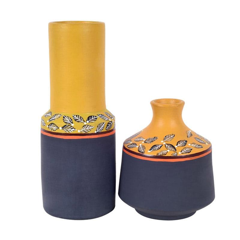 Buy Amoli Tribal Terracotta Vase - Set Of Two Vase from Vaaree