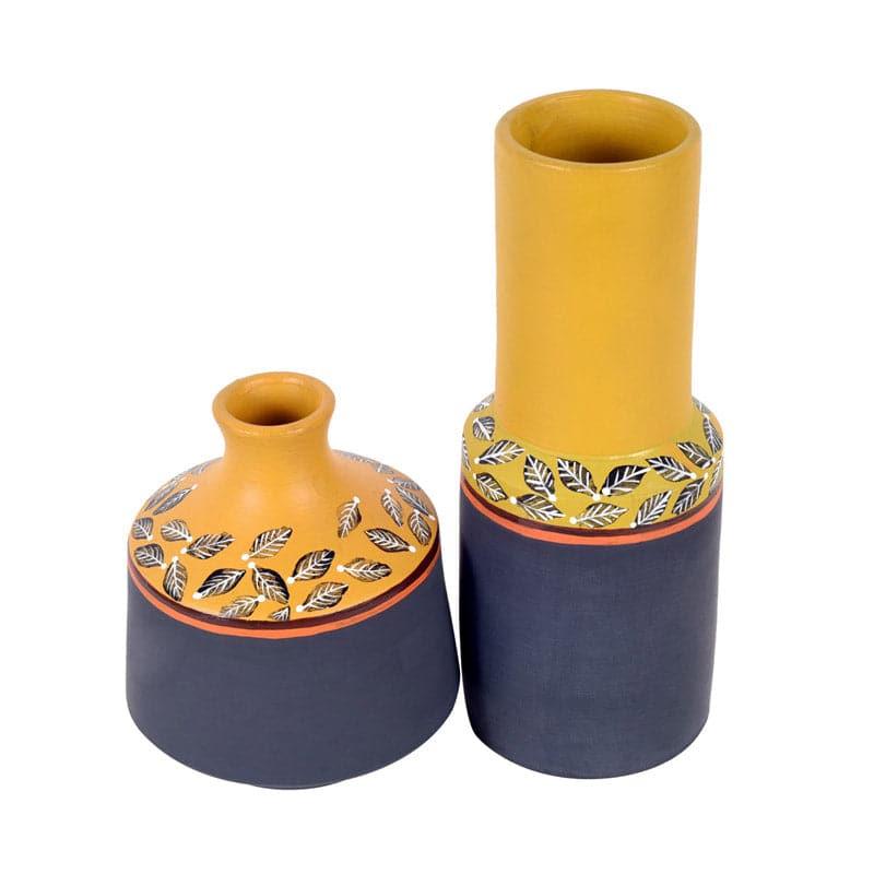 Buy Amoli Tribal Terracotta Vase - Set Of Two Vase from Vaaree