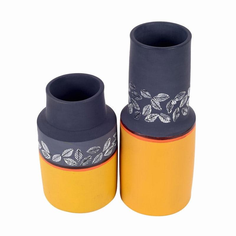 Buy Anshuma Tribal Terracotta Vase - Set Of Two Vase from Vaaree