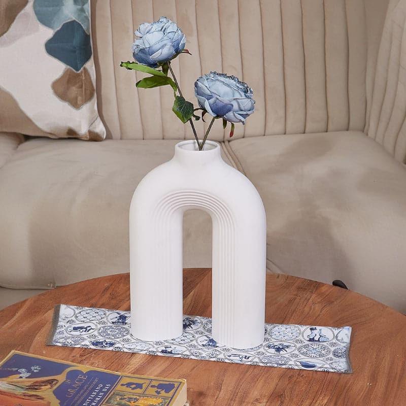 Buy Arch Mason Vason Vase from Vaaree