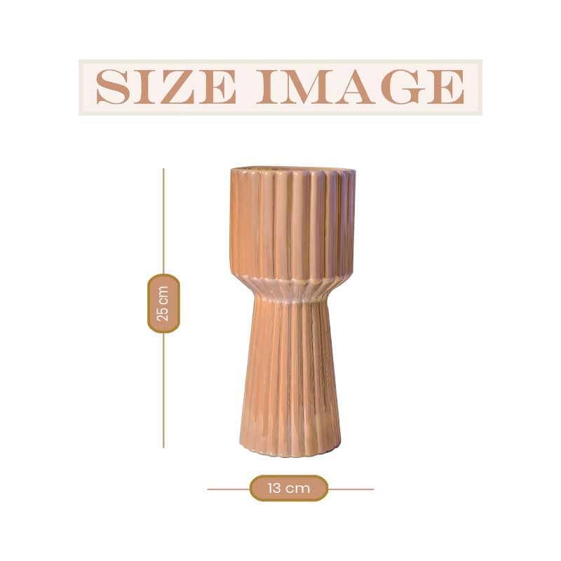 Buy Artistic Impression Vase Vase from Vaaree