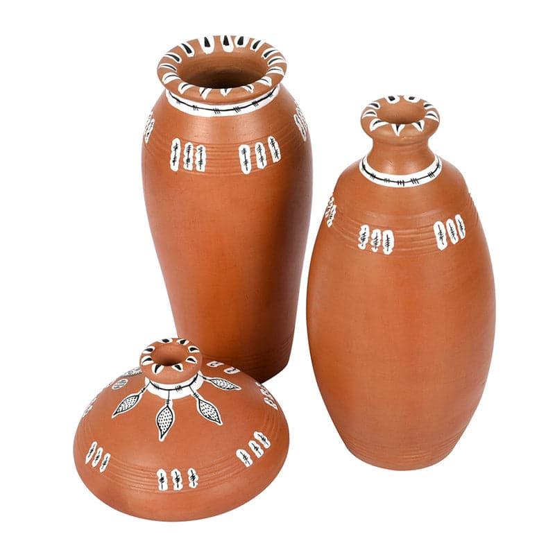 Buy Aspari Tribal Terracotta Vase - Set Of Three Vase from Vaaree